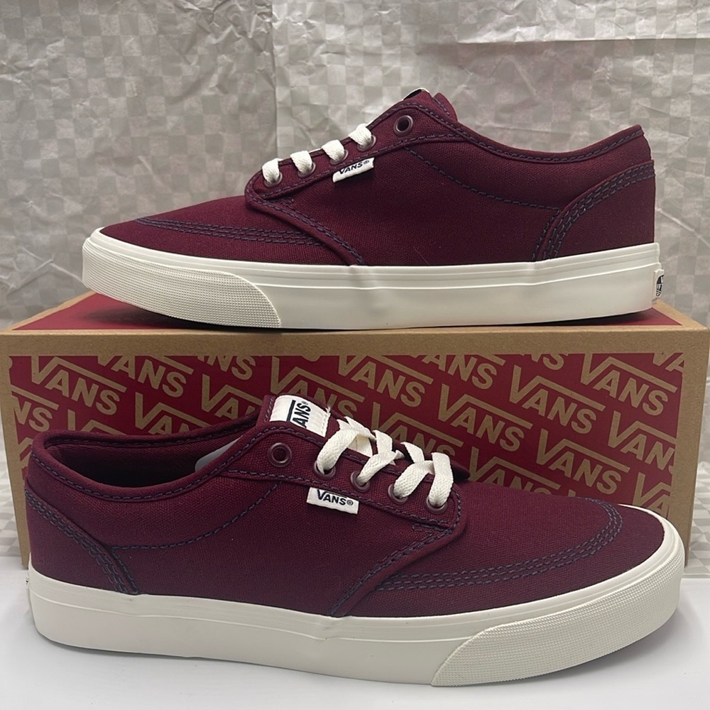 Vans Men's Burgundy Canvas Sneakers Atwood
Outdoor Port Rovale
VN000CX84QU